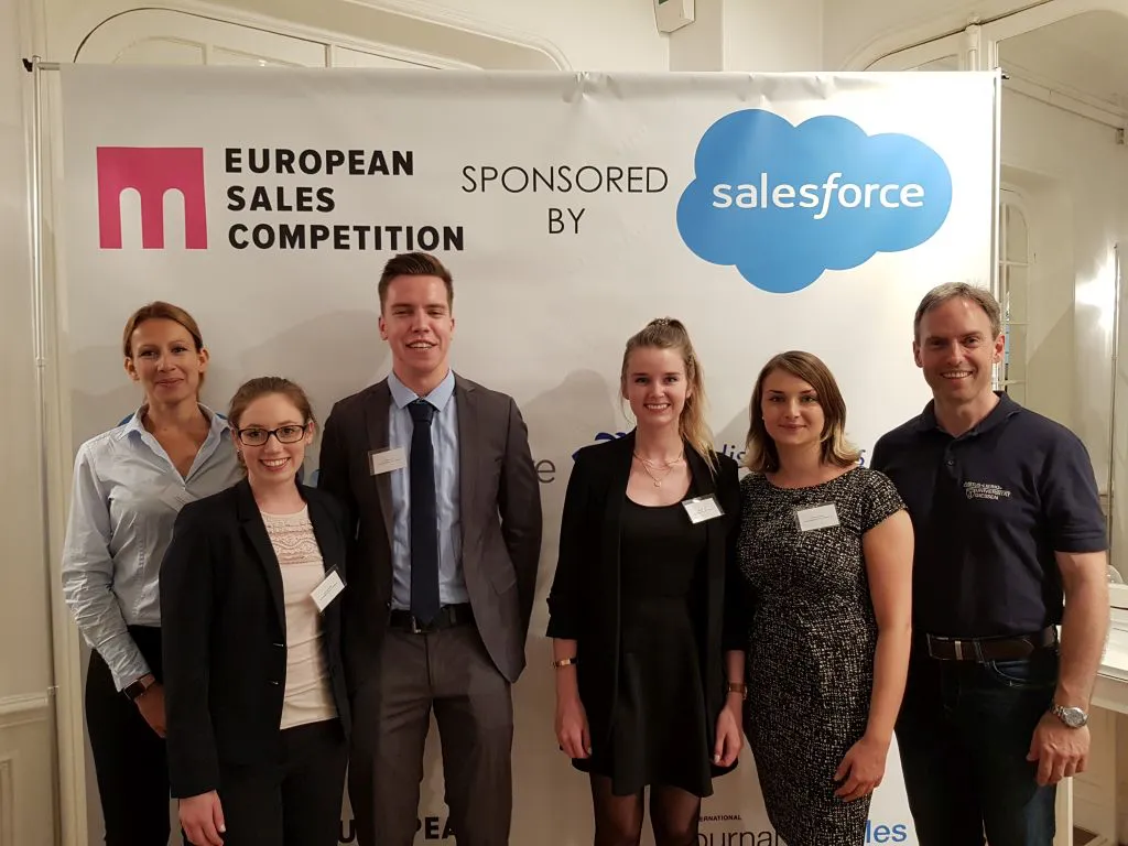 Das erfolgreiche JLU-Team: Prof. Alexander Haas, Halbfinalistin Jennifer Muschol, Silber-Gewinnerin Svenja Raschka, Moritz Müller, Isabel Hofmann und Melanie Bowen (von rechts). Foto: Tony Douglas